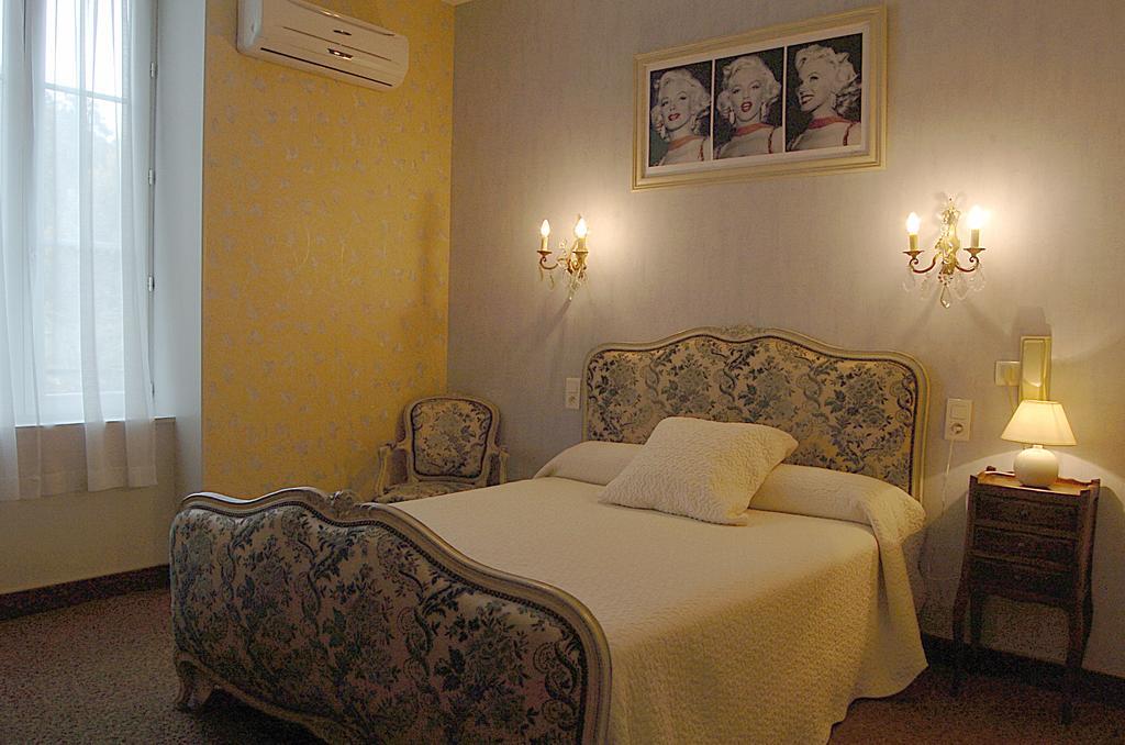 Hotel Du Lion D'Or アントエギュ・シュル・トリュイエール 部屋 写真